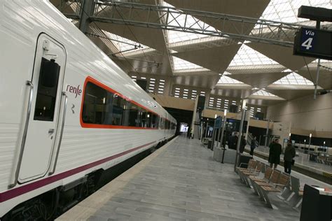 Trenes Zaragoza a Barbastro desde 11€ con Renfe REGIONAL。